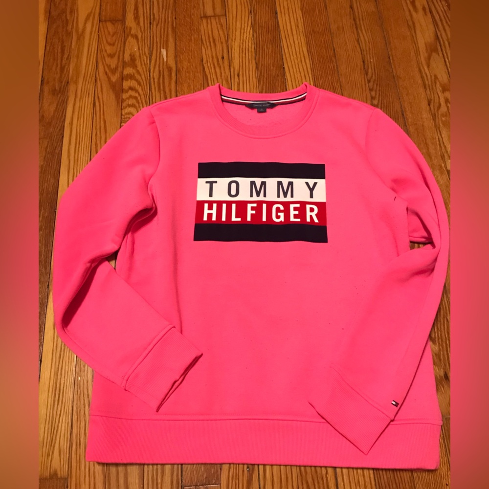 Pink Tommy Hilfiger sweater. Size M.